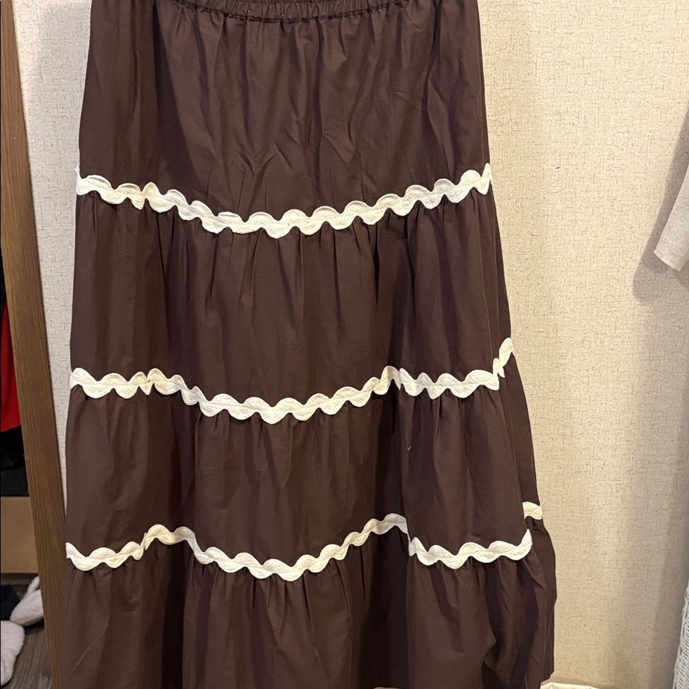 Elegant Brown Maxi Skirt with Cream Accents